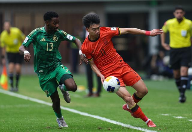1740223021775005772.jpg (体育)(11)足球——U20亚洲杯:中国队对阵沙特阿拉伯队XxjpseC007286_20250222_PEPFN0A001.jpg